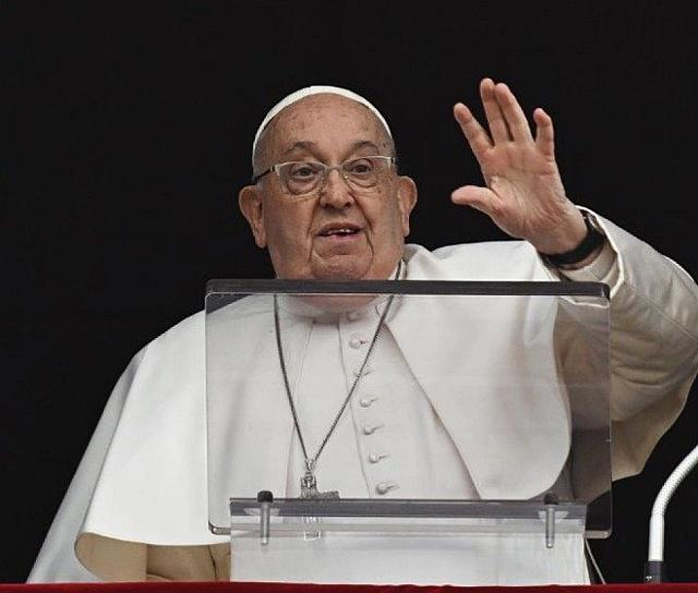 Presenta Papa Francisco mejoría consolidada