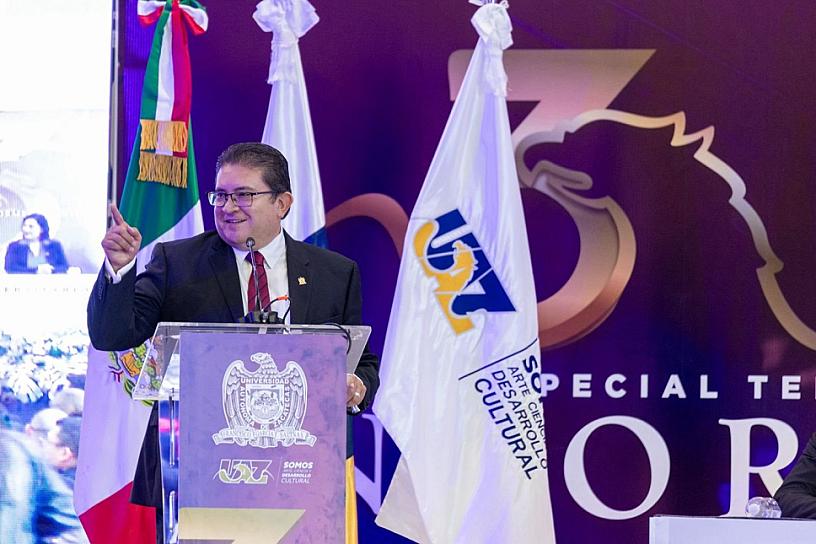 PRESENTA RUBÉN IBARRA SU TERCER INFORME AL FRENTE DE LA UAZ
