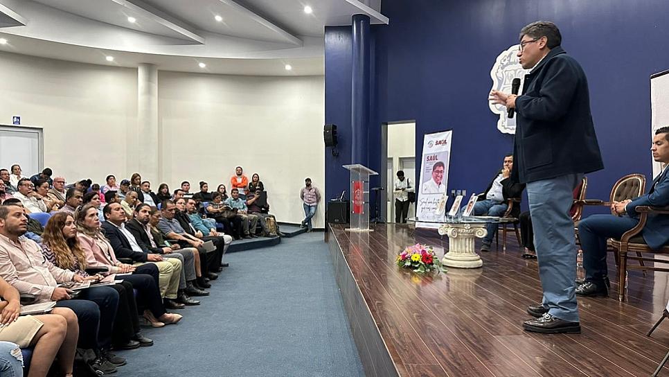 PRESENTA SAÚL MONREAL SU LIBRO AUTOBIOGRÁFICO EN CALERA