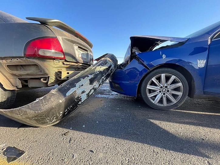 Participan 3 vehículos en una carambola en Guadalupe 