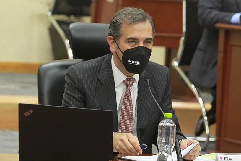 PRESIDENTE DEL INE DA PENA AJENA: AMLO