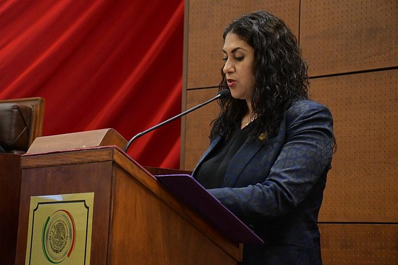 PRETENDEN DIPUTADOS PROTEGER A LAS ABEJAS