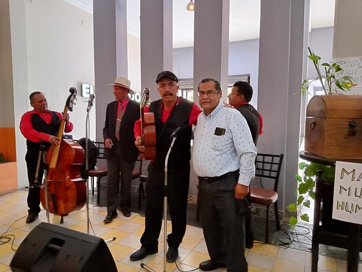 PROGRAMA MUSICAL CON CAUSA RECABA DONATIVOS PARA LAS COMUNIDADES DE LA SIERRA DE JEREZ 