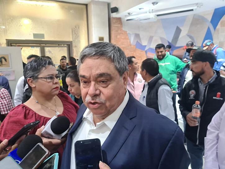 PROMETE CARLOS PAVÓN LUCHA POR CONSTRUCCIÓN DE CLÍNICA DEL IMSS EN FRESNILLO
