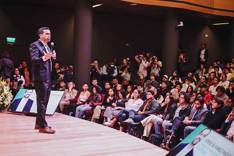 PROMUEVE ÁLVAREZ MÁYNEZ LAS UNIVERSIDADES COMO EL CENTRO DE SU CAMPAÑA