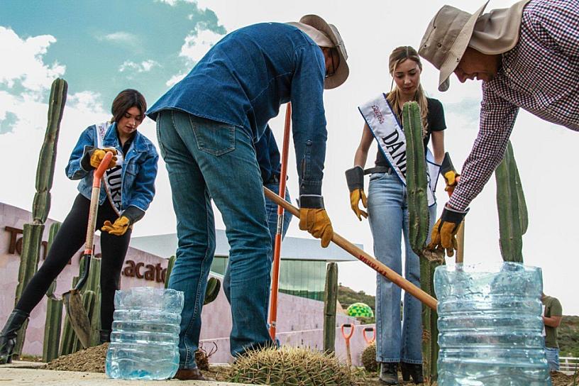PROMUEVEN CANDIDATAS DE LA FENAZA CONSERVACIÒN DEL ECOPARQUE CENTENARIO 