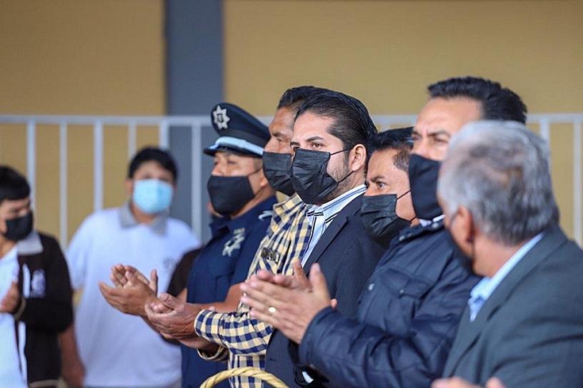 PROMUEVEN LOS VALORES CÍVICOS EN PLATEROS