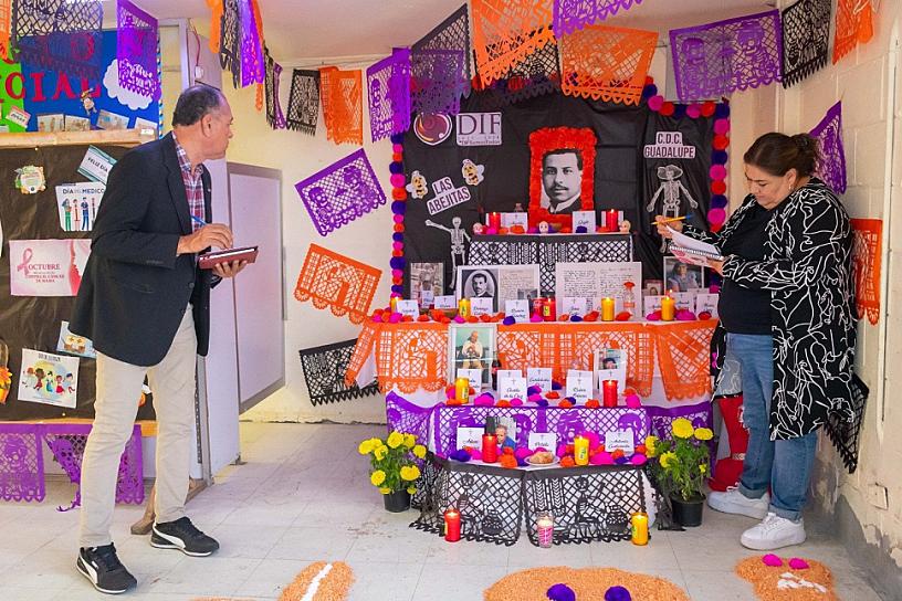 PROMUVE DIF JEREZ TRADICIONES DE DÍA DE MUERTOS ENTRE ADULTOS MAYORES
