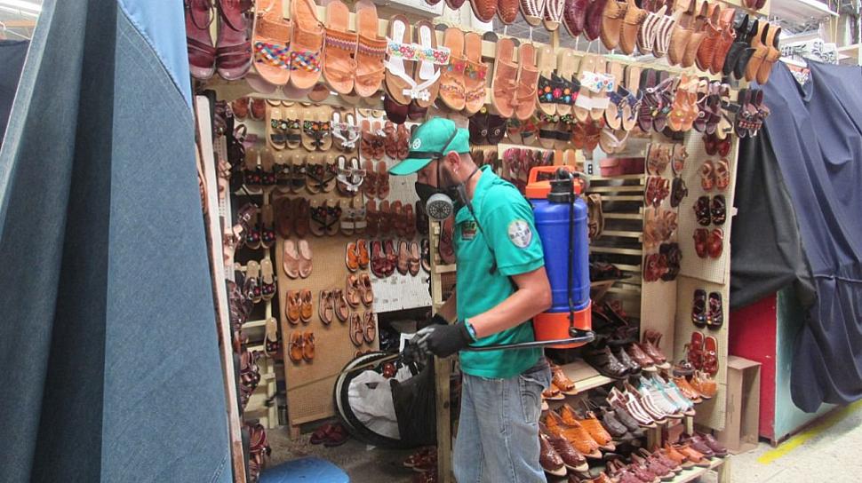  PROPICIA EL AYUNTAMIENTO DE JEREZ MAYORES CONDICIONES DE HIGIENE EN EL MERCADO BENITO JUÁREZ