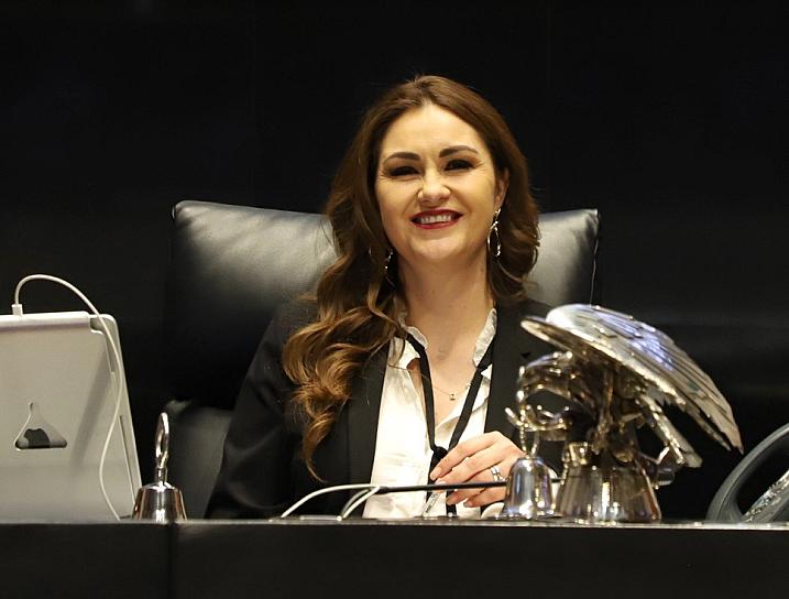 PROPONE GEOVANNA BAÑUELOS RENOVAR CADA 10 AÑOS LAS UNIDADES DE TRANSPORTE URBANO