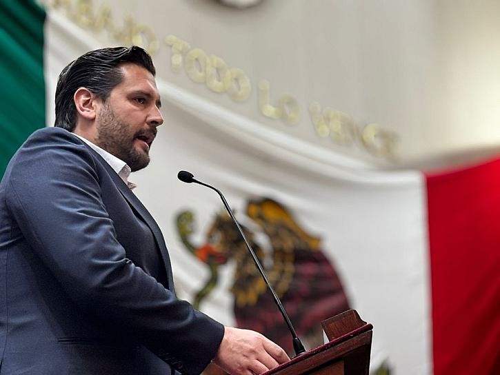 PROPONE JUAN CARLOS CORONA PARIDAD DE GÉNERO EN EL OTORGAMIENTO DE NOTARÍAS