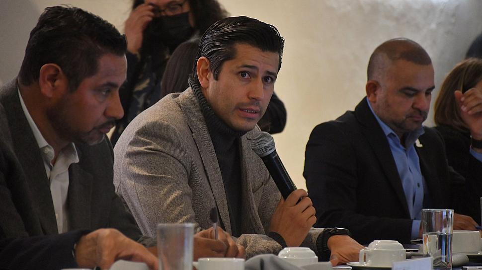 PROPONE JULIO CÉSAR CHÁVEZ FORTALECER LA PROVEEDURÍA LOCAL