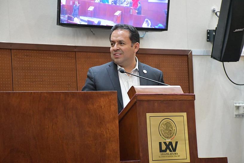 PROPONE MARCO VINICIO FLORES PARLAMENTO ABIERTO