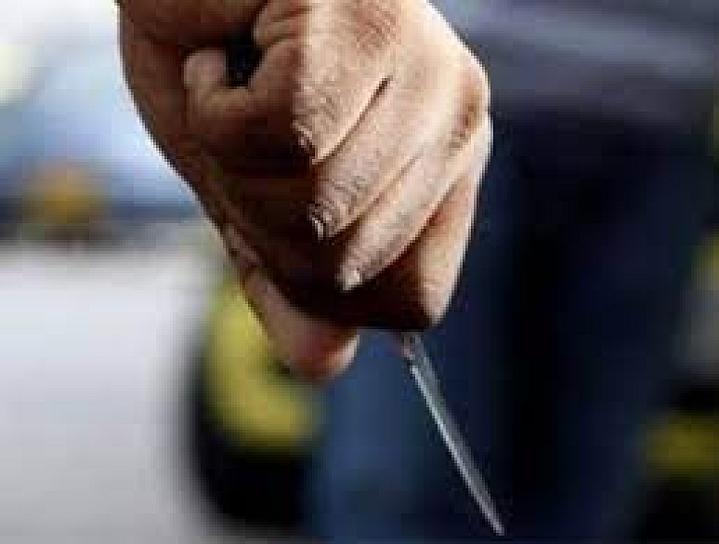 APUÑALA AL EX DE SU PAREJA POR CELOS