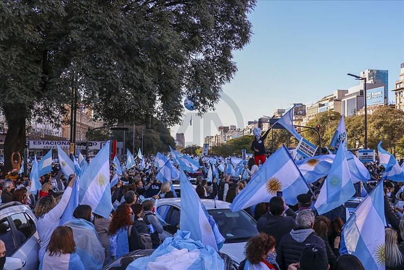 PROTESTAN ANTE CRISIS ECONÓMICA EN ARGENTINA 