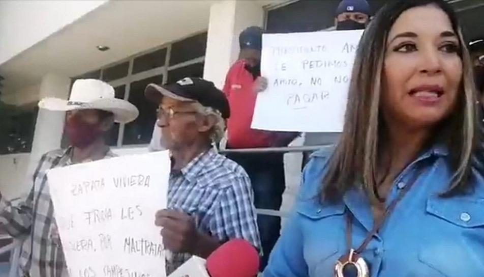 PROTESTAN PRODUCTORES DE FRIJOL EN SECRETARÍA DEL BIENESTAR EN ZACATECAS