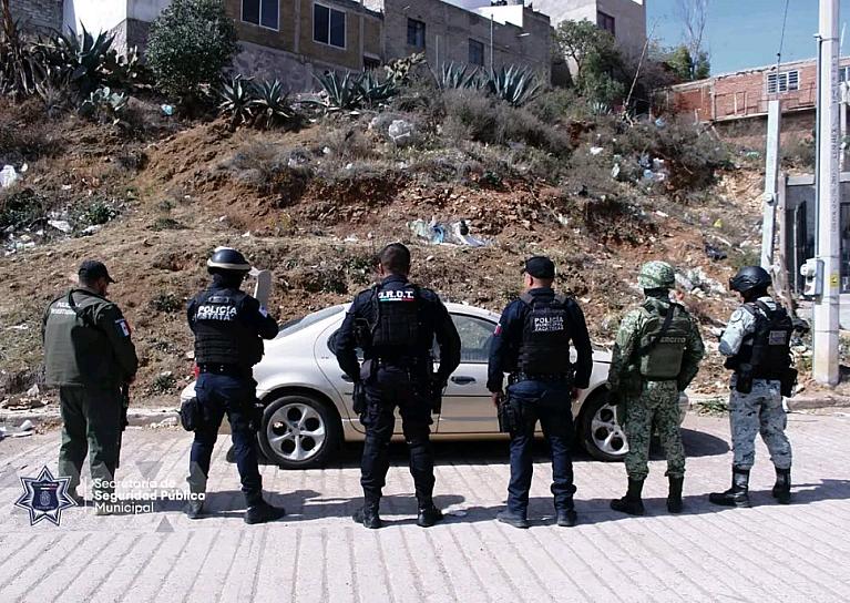 ASEGURAN CORPORACIONES DE SEGURIDAD UN AUTOMÓVIL DESVALIJADO
