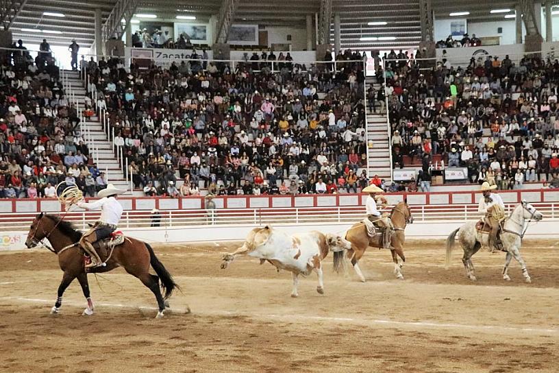   RANCHO LAS CUATAS SE SUBE A LO MÁS ALTO DEL CAMPEONATO NACIONAL DEL MEZCAL Y LA PLATA 