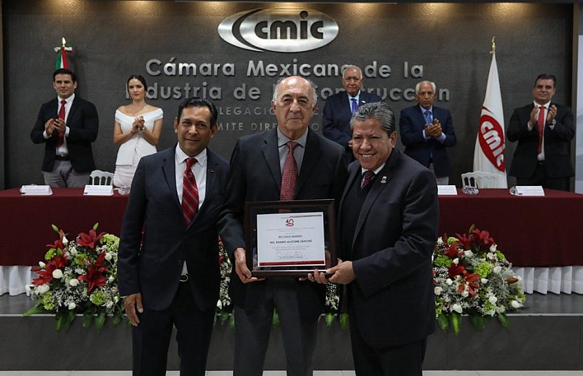 RATIFICA DAVID MONREAL COLABORACIÓN CON LOS CONSTRUCTORES 