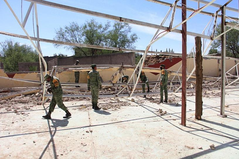 REALIZA EJÉRCITO LABOR SOCIAL EN RÍO GRANDE TRAS INUNDACIONES