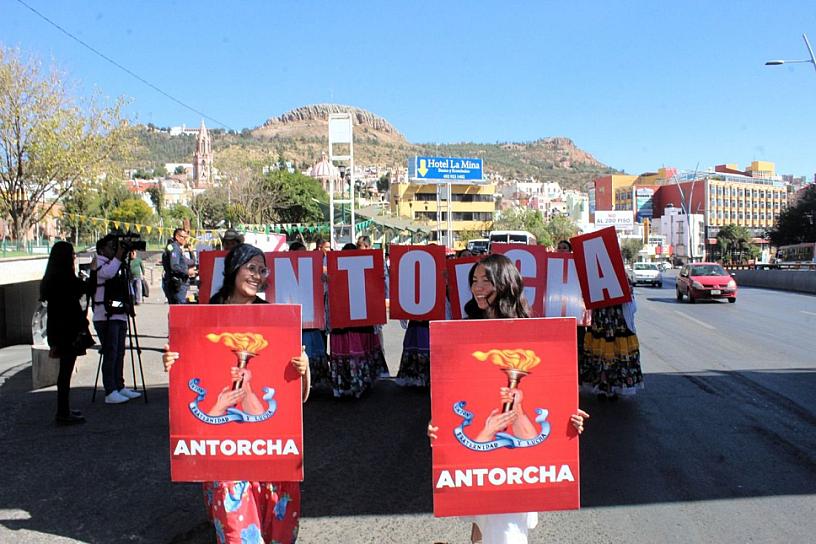 REALIZA MOVIMIENTO ANTORCHISTA DEMOSTRACIÓN CULTURAL 