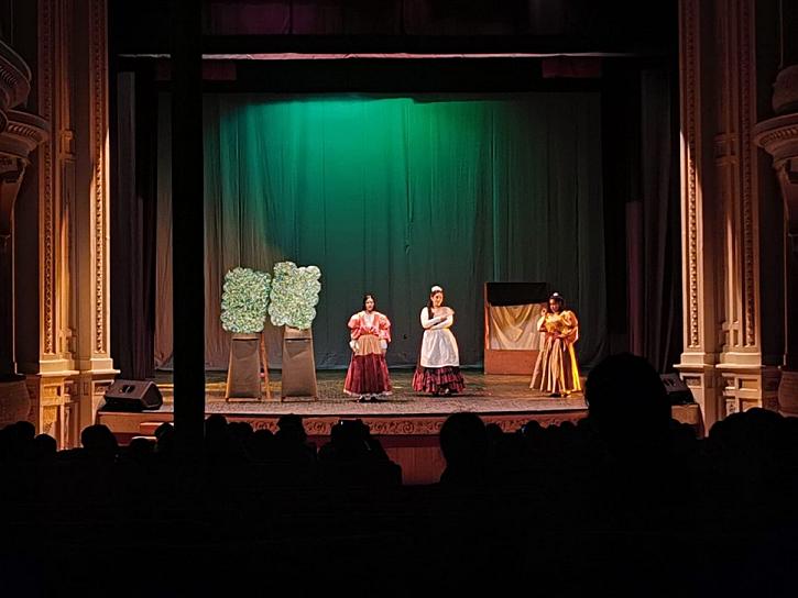 REALIZAN ALUMNOS DE ARTES SU FINAL DE TEMPORADA EN EL CALDERÓN