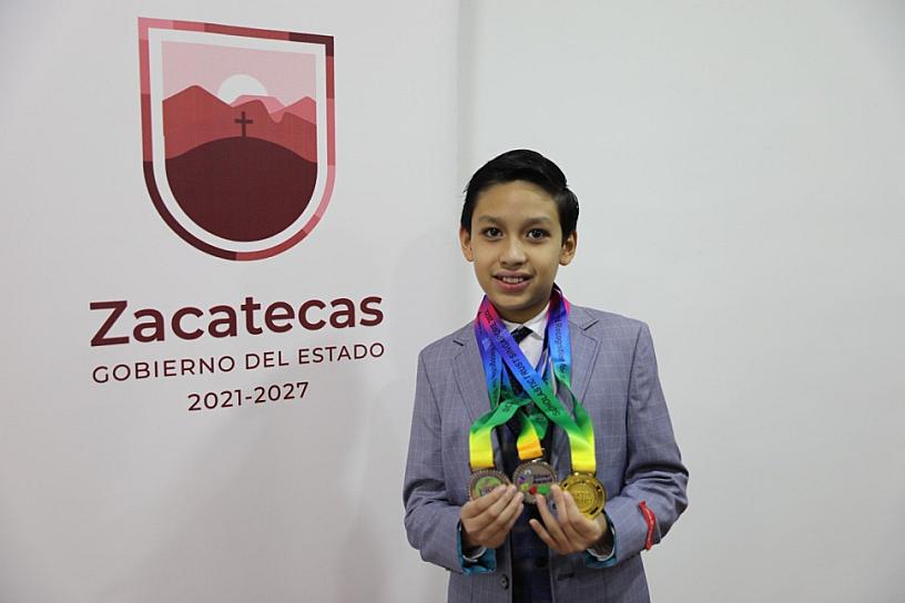 APOYA GOBIERNO ESTATAL A COMPETIDORES EN OLIMPIADAS DE MATEMÁTICAS