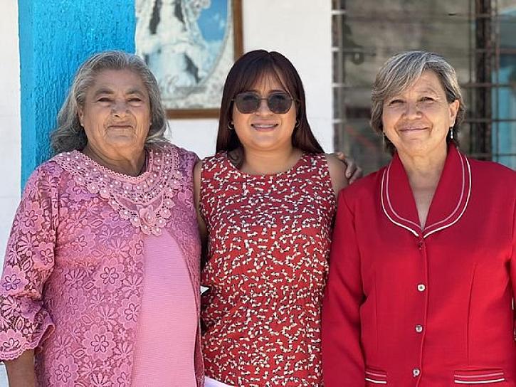 REALIZAN CERTAMEN PARA ELEGIR A LA REINA DE LA TERCERA EDAD EN CONCEPCIÓN DEL ORO
