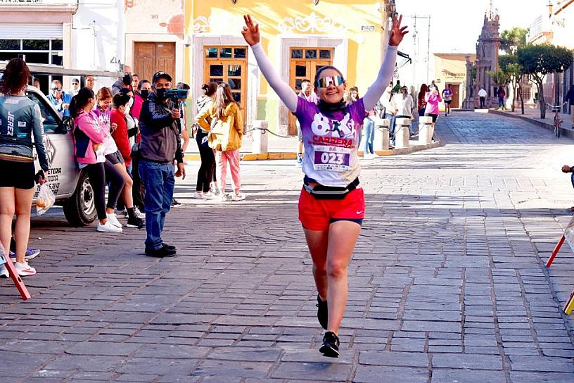REALIZAN CON ÉXITO CARRERA CONMEMORATIVA POR 8M EN JEREZ 
