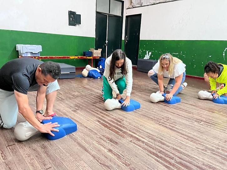 REALIZAN CURSO DE RCP A INSTRUCTORES DE LA ALBERCA DEL INCUFIDEZ 
