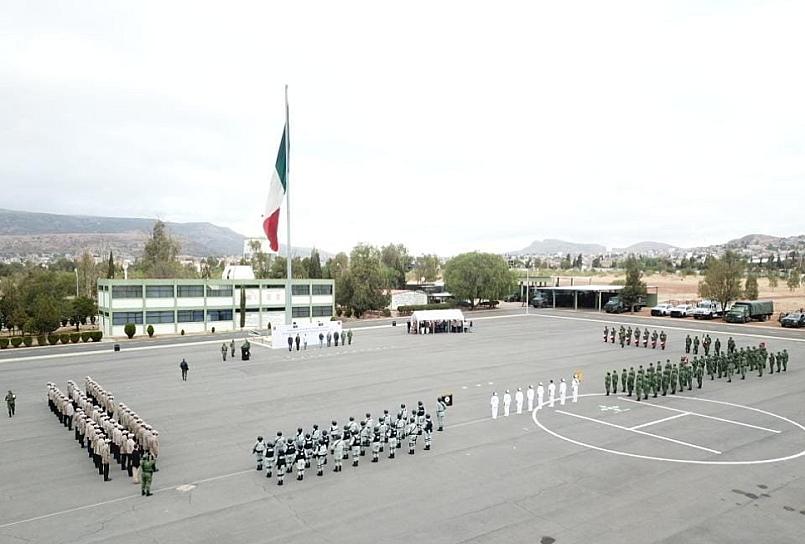 REALIZAN DESAYUNO A MILITARES RETIRADOS