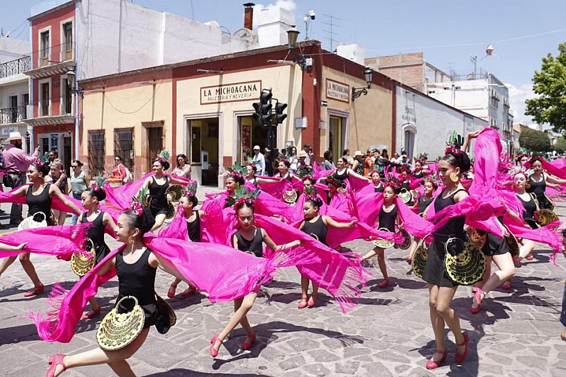 REALIZAN DESFILE DE CLAUSURA DE LA SEGUNDA SEMANA DEL MIGRANTE 