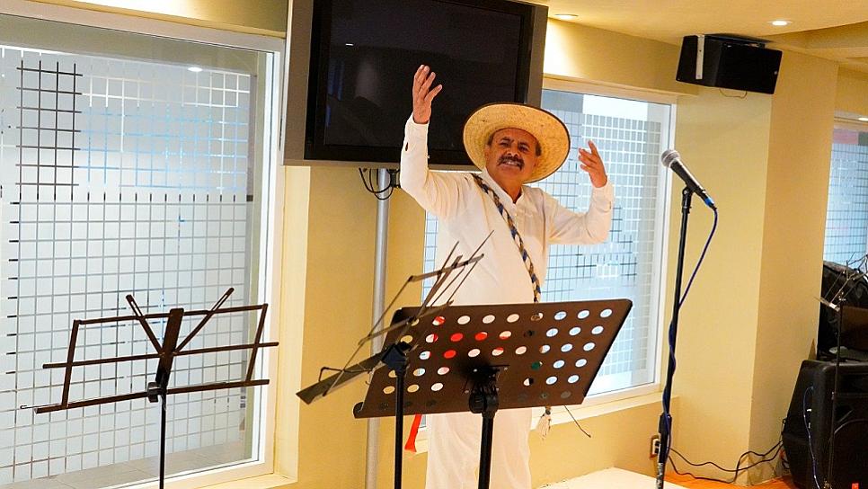 REALIZAN ENCUENTRO LITERARIO Y MUSICAL ENTRE PENSIONADOS