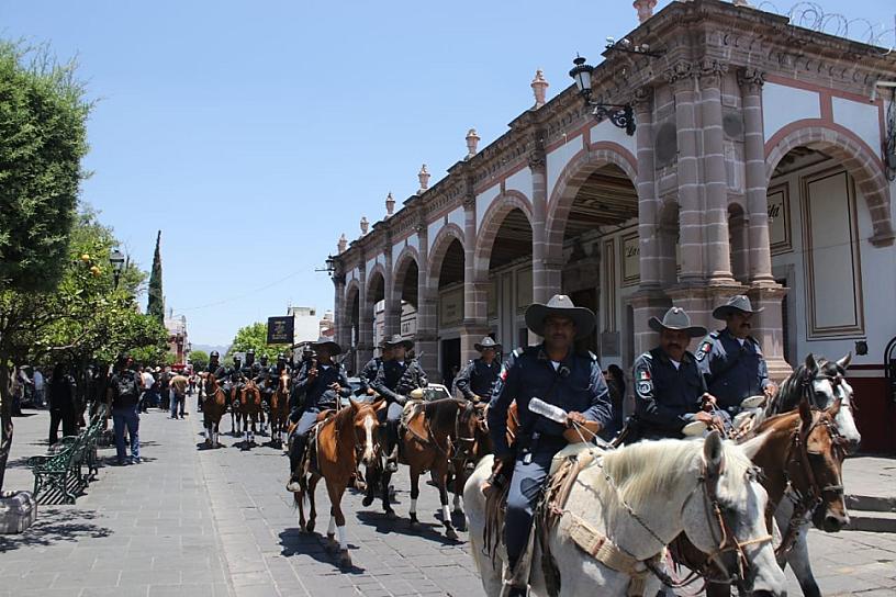 REALIZAN EN JEREZ, CABALGATA BICENTENARIO DEL HEROICO COLEGIO MILITAR 