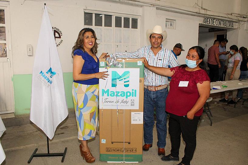 REALIZAN FESTIVAL PARA LAS MADRES DE MAZAPIL