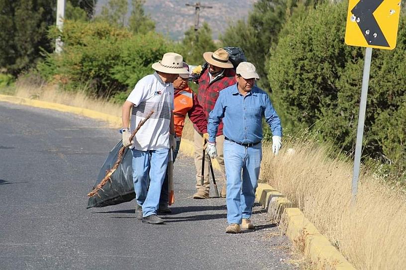 REALIZAN JORNADA DE LIMPIEZA EN LOS ACCESOS A CHALCHIHUITES