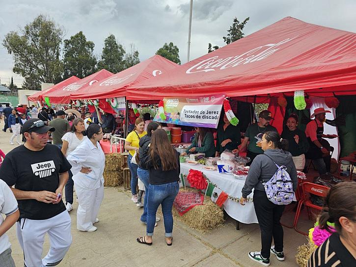 REALIZAN KERMES JUNTOS POR MUCHAS SONRISAS EN FRESNILLO