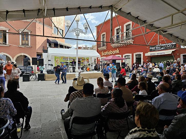 REALIZAN KERMÉS EN PRO DE LA VILLA INFANTIL SAGRADO CORAZÓN EN FRESNILLO
