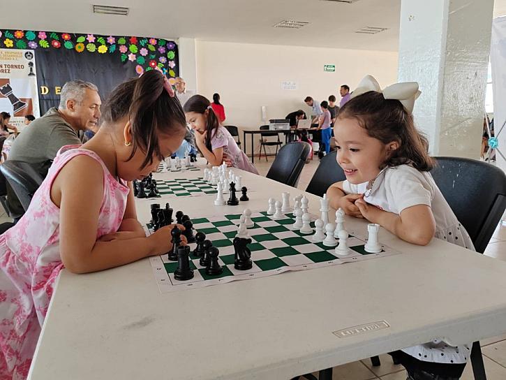 REALIZAN PRIMER CONCURSO DE AJEDREZ EN CENDI NADIEZHDA K. KRUPSKAIA