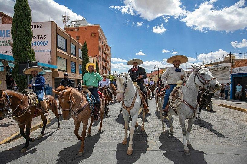 REALIZAN QUEMA DE JUDAS EN GUADALUPE
