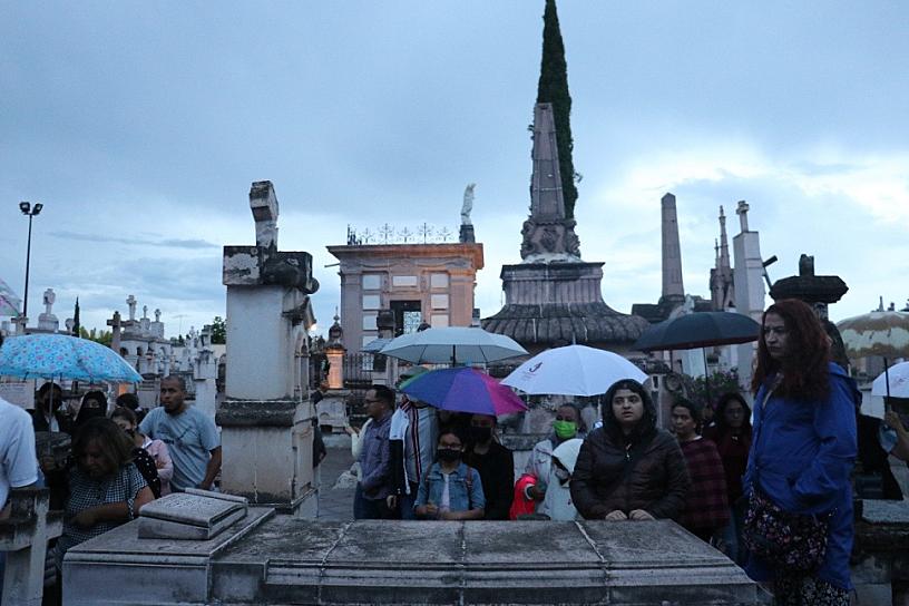 REALIZAN RECORRIDO NOCTURNO EN PANTEÓN DE DOLORES 
