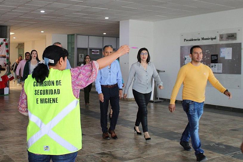 REALIZAN SIMULACRO EN AYUNTAMIENTO DE FRESNILLO 