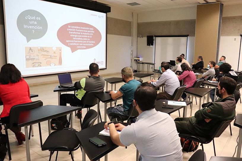 REALIZAN TALLER “PATENTA TU INVENTO”
