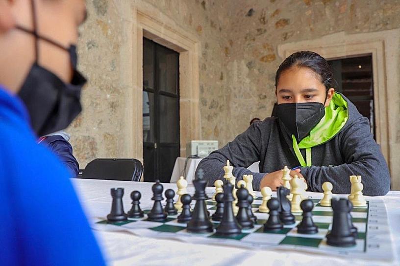 REALIZAN TORNEO DE AJEDREZ EN EL ÁGORA JOSÉ GONZÁLEZ ECHEVERRÍA
