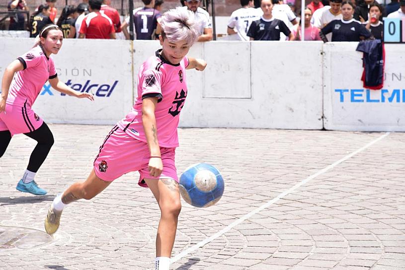 REALIZAN TORNEO “DE LA CALLE A LA CANCHA” EN PLAZA DE ARMAS