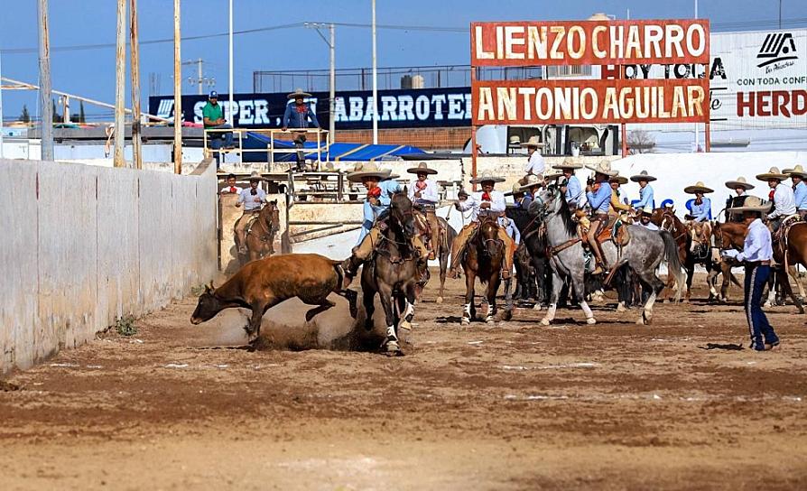 REALIZAN TORNEO MUNICIPAL CHARRO EN FRESNILLO  &nbsp;