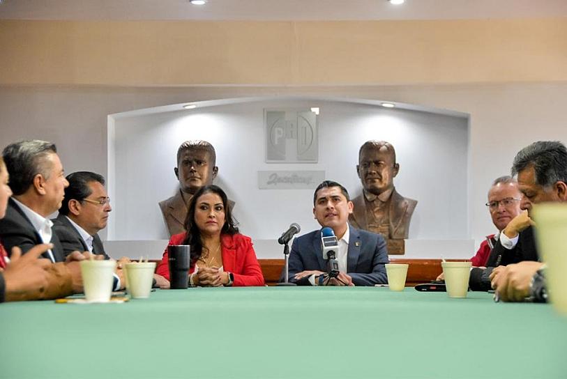 RINDEN PROTESTA SECRETARIOS DEL CDE DEL PRI