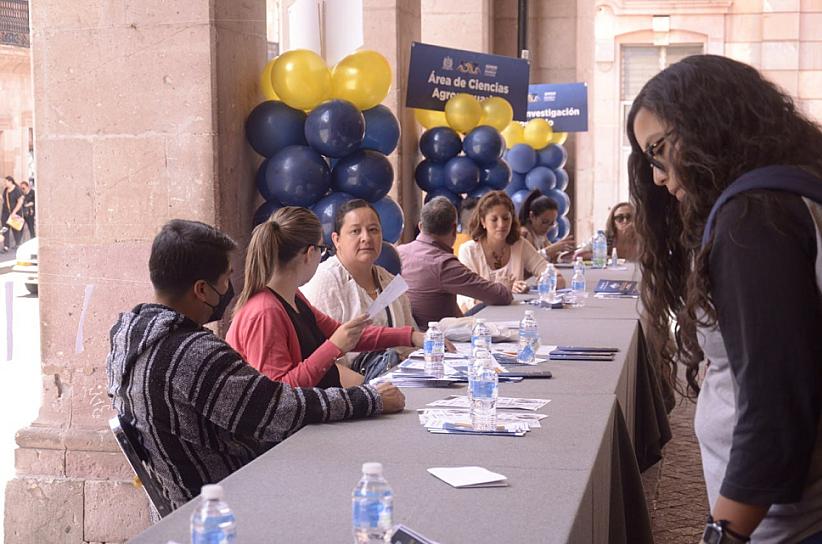 REALIZA UAZ MUESTRA-EXHIBICIÓN DE POSGRADOS EN PORTALES