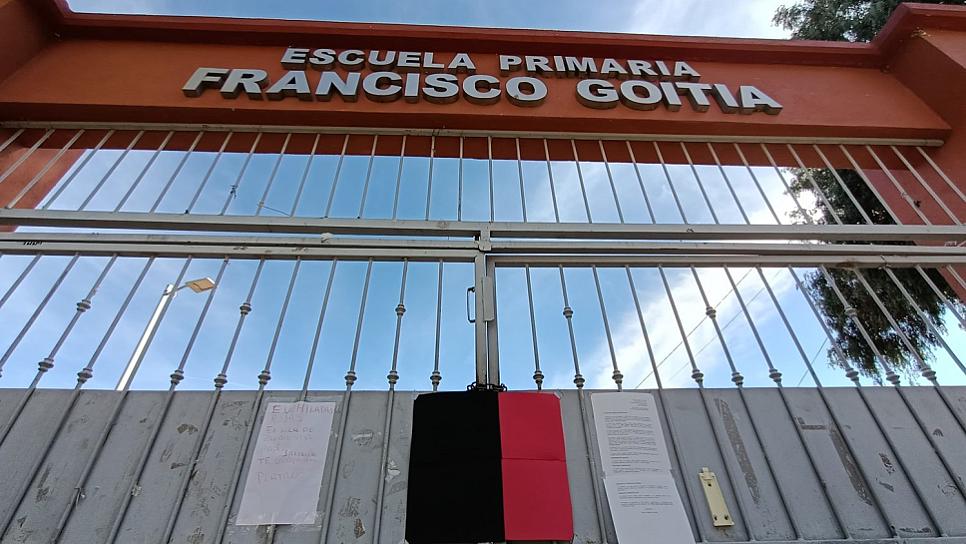 RECHAZAN PADRES DE FAMILIA CAMBIO DE DOCENTE EN PRIMARIA FRANCISCO GOITIA 