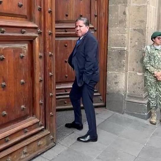 RECIBE AMLO EN PALACIO NACIONAL A DAVID MONREAL
